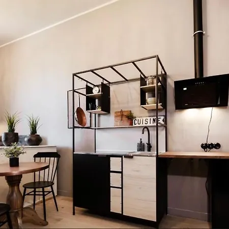 Apartment Vintage Charm *